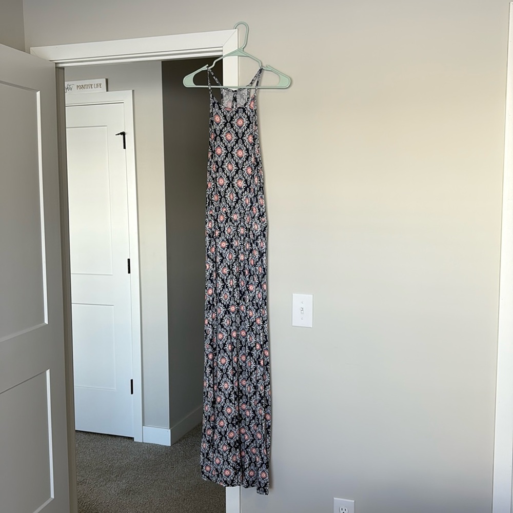 Cozy comfy maxi dress! Wear alone or with a cute cardigan or jean jacket!